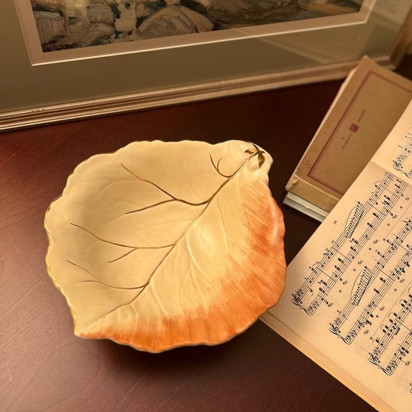 Vintage Royal Winton Grimwades Leaf Shaped Bowl/Dish - Picture 1 of 10